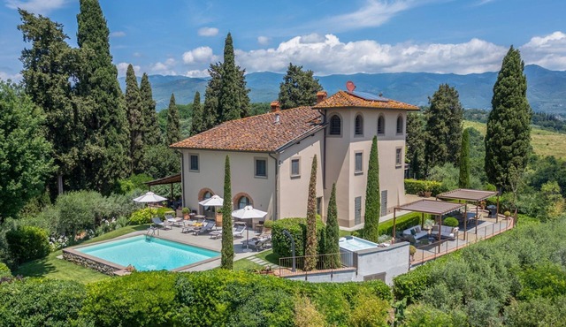 Villa Fratini - Six Bedroom Villa, Sleeps 12