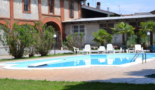 VILLA FERRAZZI, 7 BED VILLA, 40 MINUTES FROM LAKE GARDA