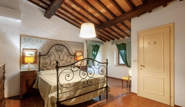 Villa Ginestruzze – Villa with Private Pool and Exclusive Suites in Tuscany