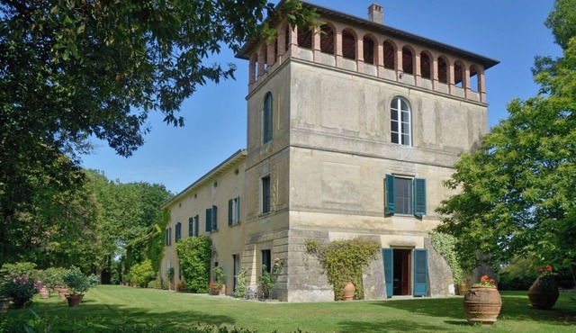 Villa Gioli, Historic Tuscan Villa with Pool & Private Park