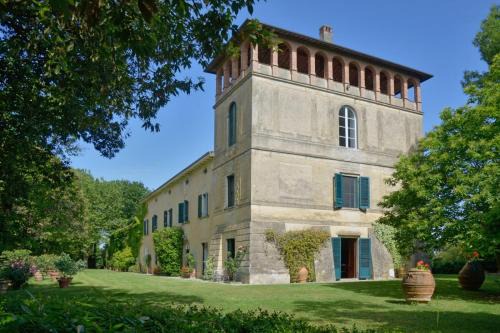 Villa Gioli, Historic Tuscan Villa with Pool & Private Park