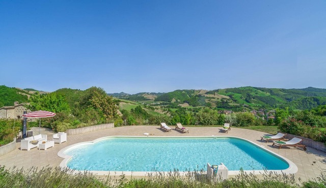 Villa in Belforte near Sasso Simone Park