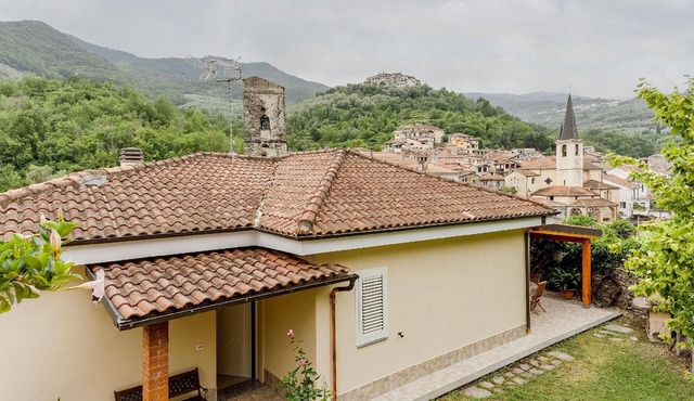 Villa in Borgomaro with private parking