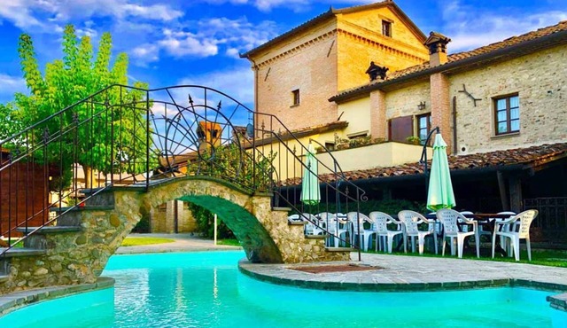 Villa in Città Di Castello with 10 bedrooms sleeps 27