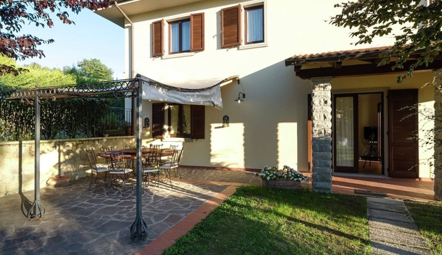 Villa in Lonnano with pool