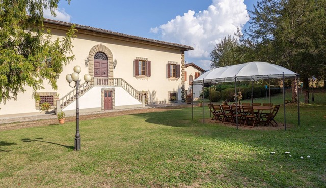 Villa in Mugello Hills with Private Pool