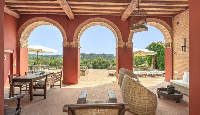 Villa in Palaia with 5 bedrooms sleeps 10