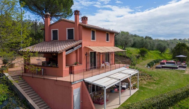 Villa in Palaia with pool, hot tub,A/C,veranda,barbecue,garden,and view