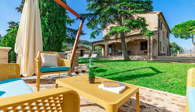 Villa in Pesaro with 4 bedrooms sleeps 10