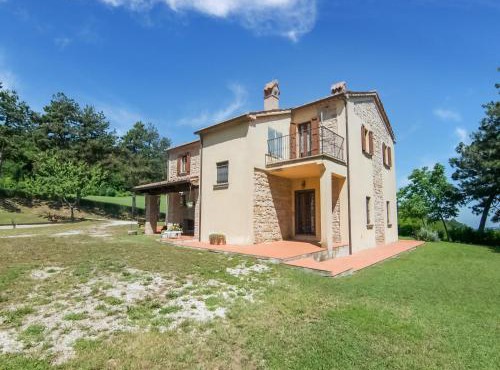 Villa in Tavoleto with pool
