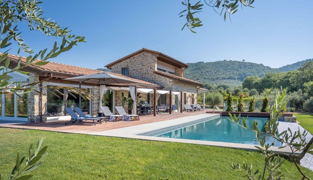 Villa in Terontola with 3 bedrooms sleeps 6