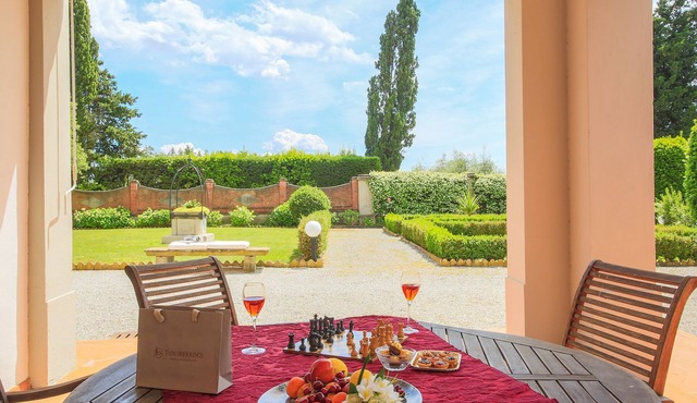 Villa/Independent home in Pistoia with 6 bedrooms sleeps 14