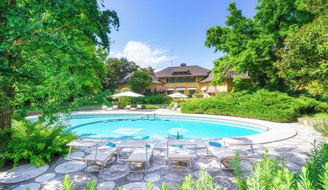 VILLA LA PIOPPA with large park and swimming pool to 8 km from Cremona Lombardy