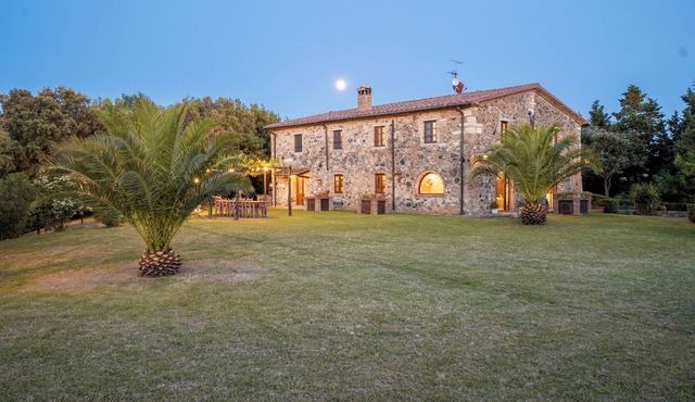 Villa La Lespa w/Private Pool Billiards and Lake View
