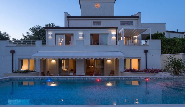 Villa Mandara 8+2, Emma Villas