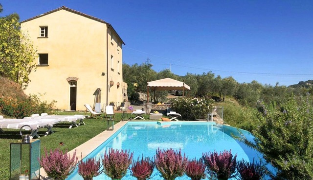 Villa Melinda - Four Bedroom Villa, Sleeps 8