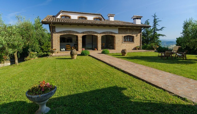 Villa Mery, Holiday house in the hills of the Rimini Riviera, with private pool