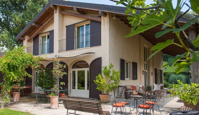 Villa Monia - Four Bedroom Villa, Sleeps 8