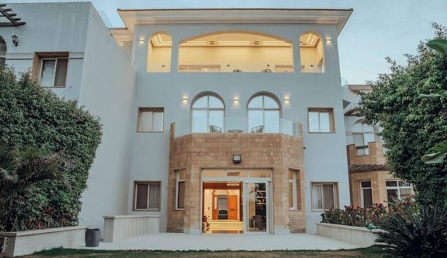 Villa Onyx I – Luxury 4BR Retreat with Indoor Pool, Sauna & Golf Views