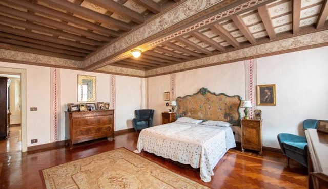 Villa Ottocentesca immersa nel verde