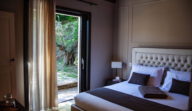 Villa Paola Room with Jacuzzi
