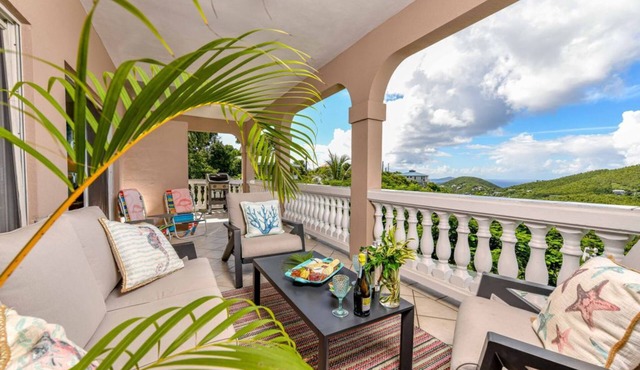Villa Papaya: 2 King BR, Pool, AC, near Beach and Cruz Bay
