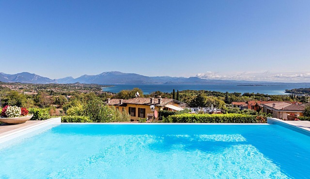Villa Perla con piscina by Wonderful Italy