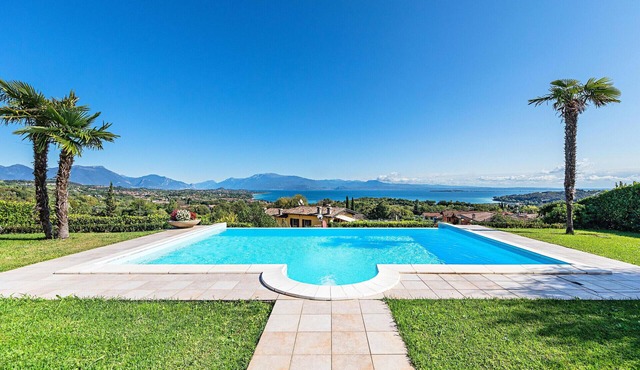 Villa Perla with private pool and stunning lake view