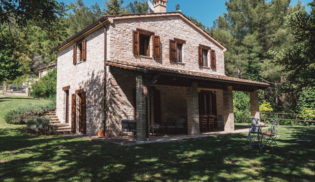 Villa Petra Marche - Piscina e giardino privato a pochi Km da spiagge Adriatiche