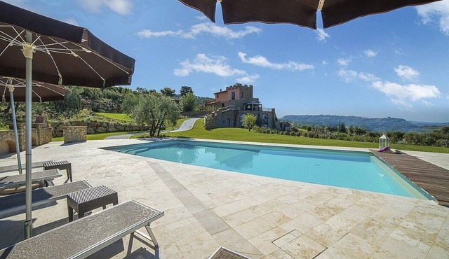 Villa Pietrina: An elegant and welcoming three-story ancient watch tower surrounded by the greenery, with Free WI-FI.