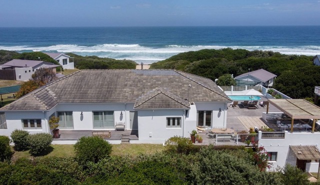 Villa Plettenberg - Four Bedroom Villa, Sleeps 8