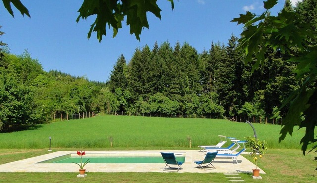 Villa, private pool, country & mountain views. Walk village