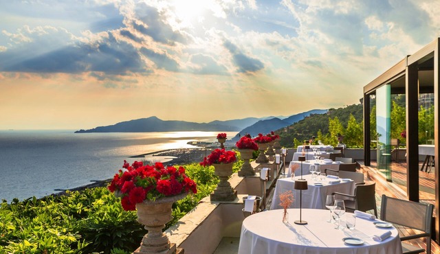 Villa Riviera Resort