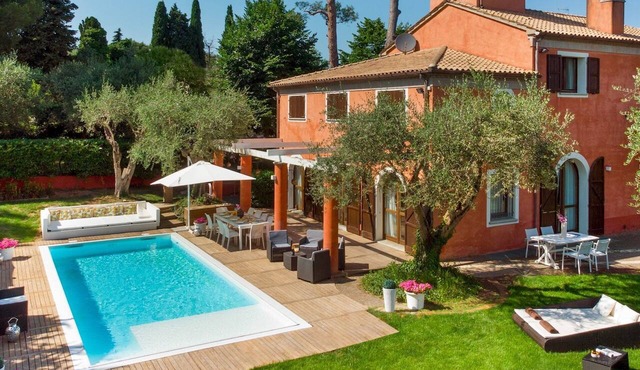 Villa Rossa 12, Emma Villas