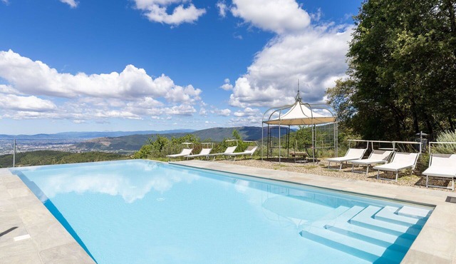 Villa Tenuta Lonciano - Luxury Villa Rental with swimming pool in Florence