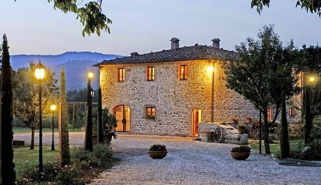 Villa with heated pool in Chianti