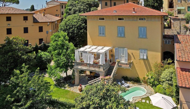 VILLA WITH POOL IN THE TUSCAN HILLS