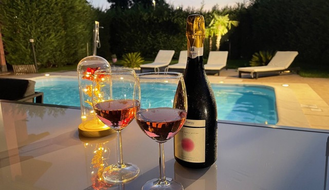 [Villa with pool] Manor Charles