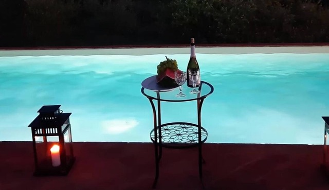 VILLA WITH PRIVATE HEATED POOL