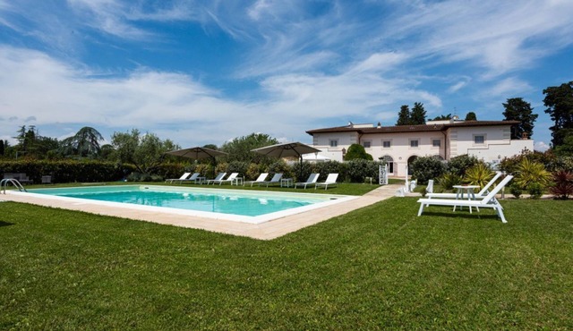 Villa Yvonne by MMega