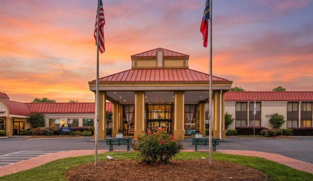 Village Inn Clemmons-Winston Salem, Trademark by Wyndham