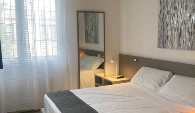 Villanova 4 Rooms - 2 private room with bathroom - self check-in