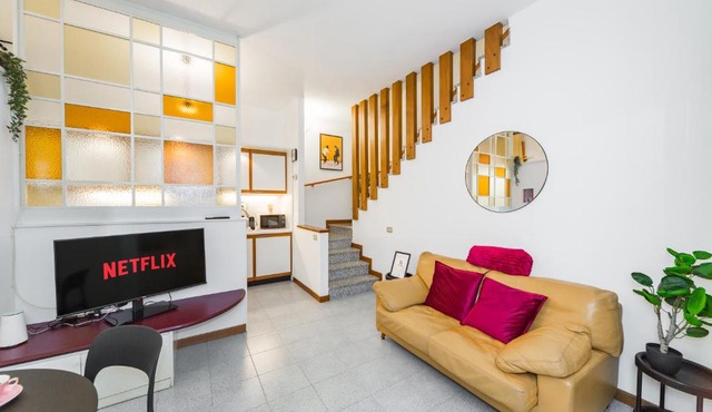 Villetta con balcone - vicino Linate e stazione