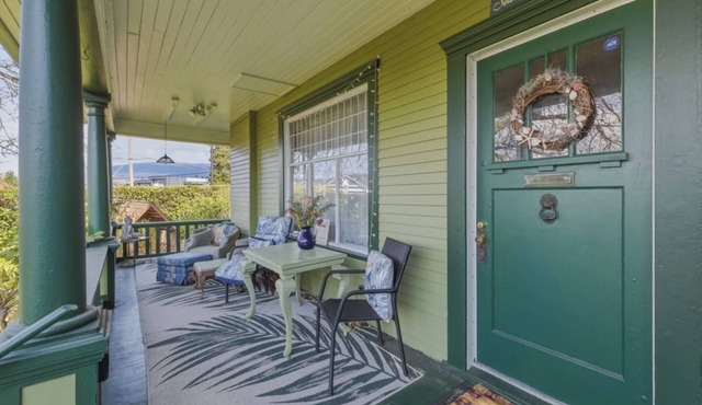 Vintage Home by the Sea + Shipyards