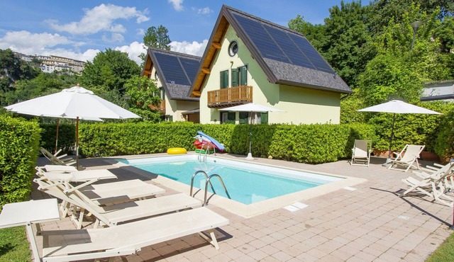 Viola (BLU601) by Interhome