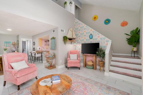 Walk to Beach Cowboy Pool Sleeps 6