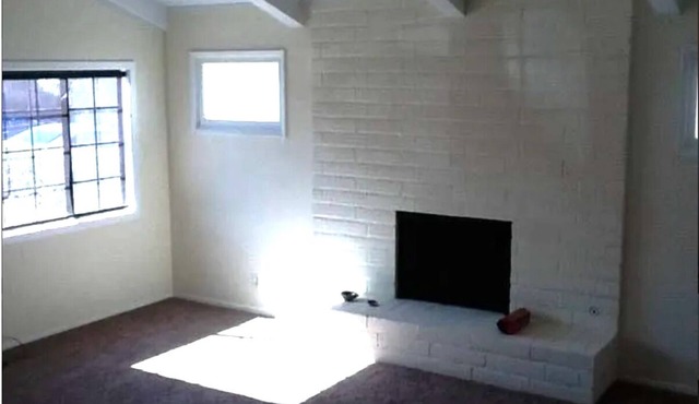 Walk to waves from lovely 3 bed 2 bath house