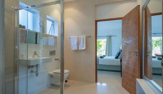 Warm and Cosy Studio. A stone's throw from the beach.