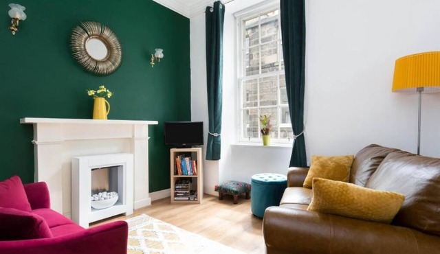 Warm & cosy 2-bedroom apartment in the heart ❤️ of Stockbridge; picturesque area