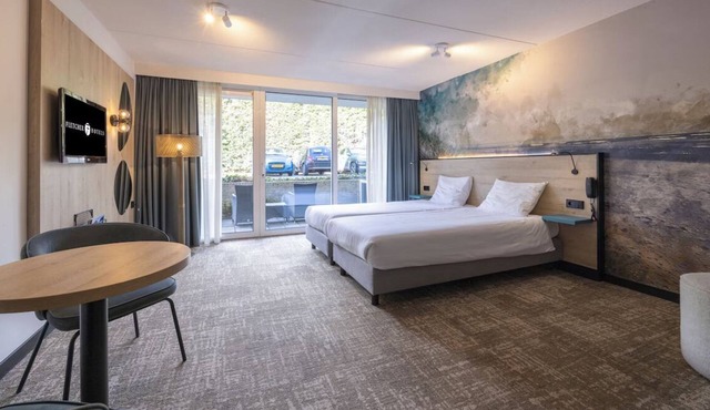 Warm Stay! Sauna, Indoor Swimming Pool, & Short Walk to Schoorl Beach